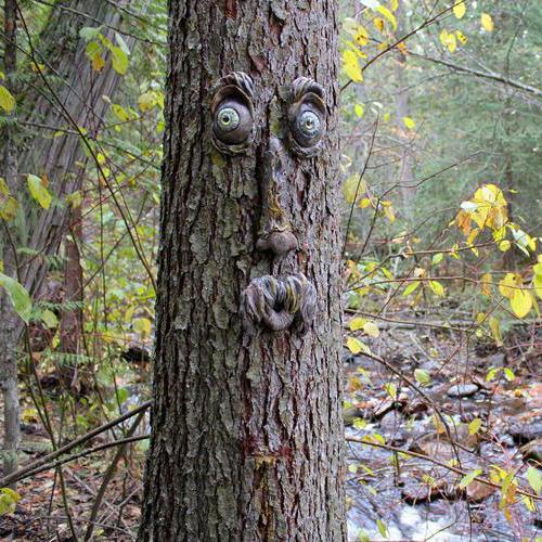 Outdoor Tree Emoji Decor